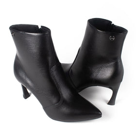 Bota de Cano Curto Preta